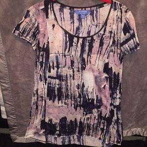 Vera Wang scoop neck short sleeve shirt
